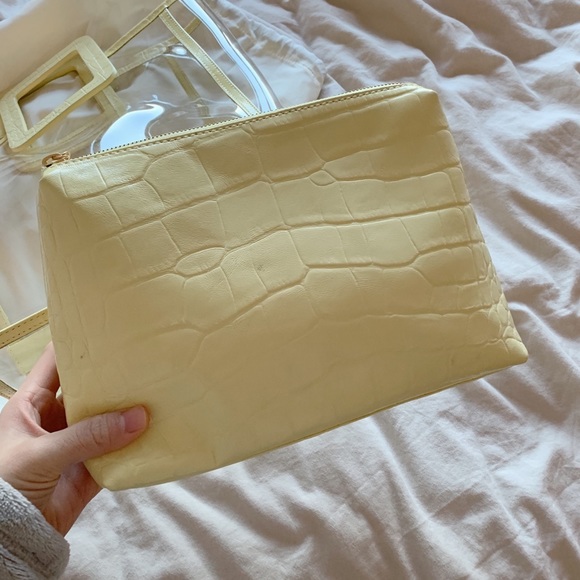 [Staud] Shirley Pvc tote bag in yellow - Picture 3 of 4